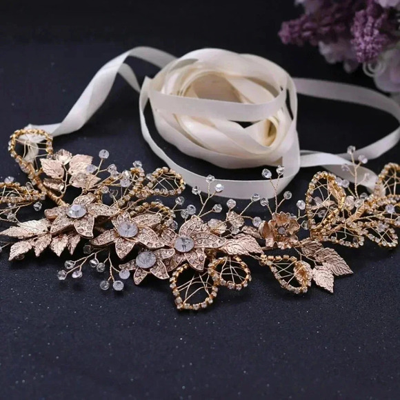 Beautiful Headdress and Matching Necklace & Earrings also a matching Bridal Sash - Picture 4 of 7